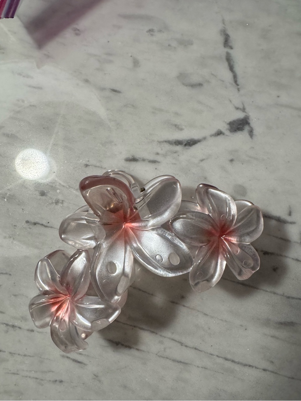 Emi Jay MISS SUPER BLOOM CLIP IN ROSE PEARL